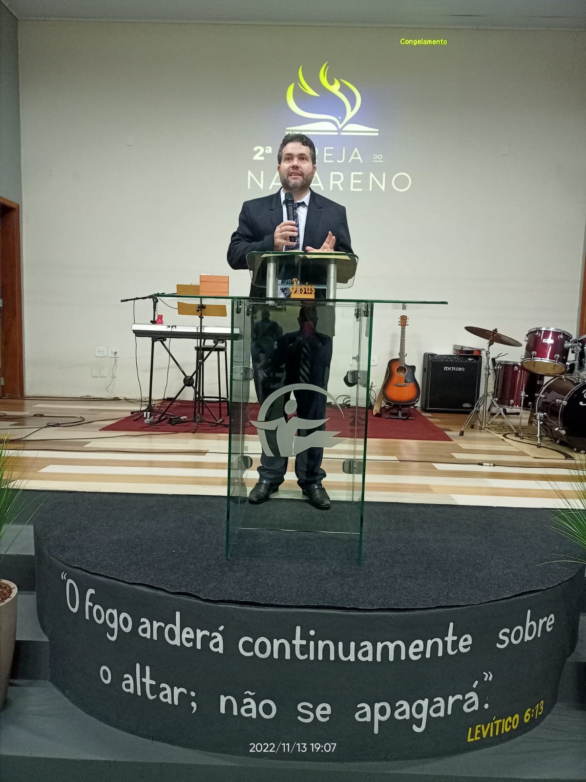 O pastor durante a pregação